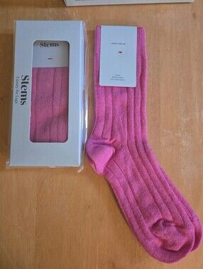 Stem Ribbed Pink Cashmere Socks
